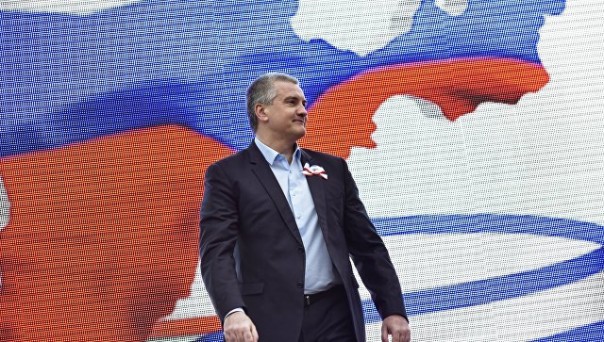 Глава Крыма заявил, что Путин должен быть "пожизненным президентом" Глава Крыма заявил, что Путин должен быть "пожизненным президентом"