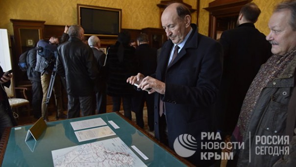 В Крым приехала делегация европейских и украинских политиков В Крым приехала делегация европейских и украинских политиков