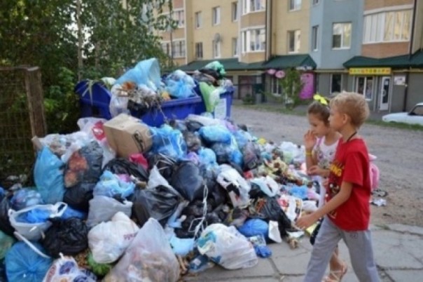 Во Львове из-за мусора закрывают школы и детсады. На очереди - заводы и коммунальные предприятия Во Львове из-за мусора закрывают школы и детсады. На очереди - заводы и коммунальные предприятия