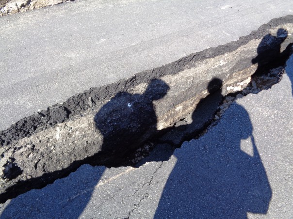 Оползень в Севастополе может пойти на жилые дома села Поворотное Оползень в Севастополе может пойти на жилые дома села Поворотное