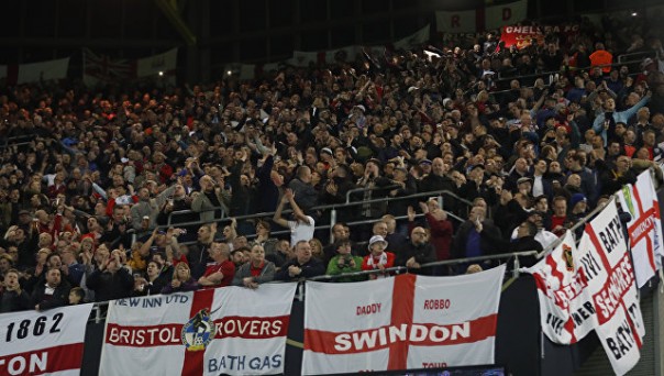 Independent назвала английских болельщиков "подонками"