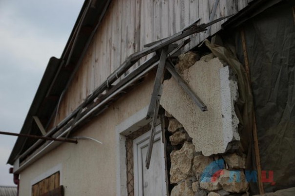 Сводка от НМ ЛНР 24 марта 2017. В ЛНР каратели впервые за два года обстреляли село Знаменка, да еще и фосфорными минами