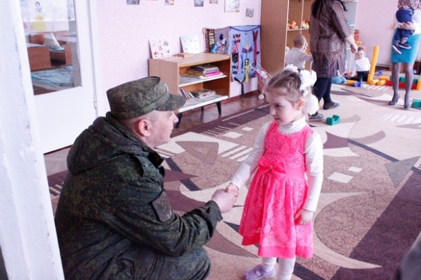 Сводка от НМ ЛНР 24 марта 2017. В ЛНР каратели впервые за два года обстреляли село Знаменка, да еще и фосфорными минами