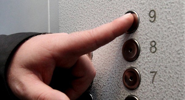 Депутат Парадниекс: пешком по лестнице назло России