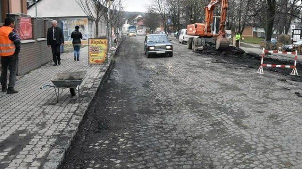 Зачем ремонтировать дороги, когда под ними есть еще старые?