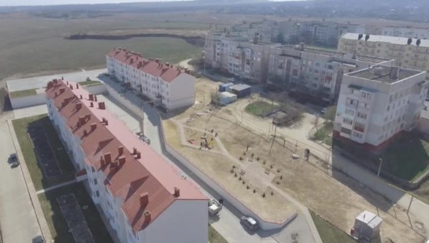 Новости "МосТФильма". Стройка моста: керченские семьи сменили бараки на квартиры, раскопки древнего поселения, на пути к Керченскому мосту