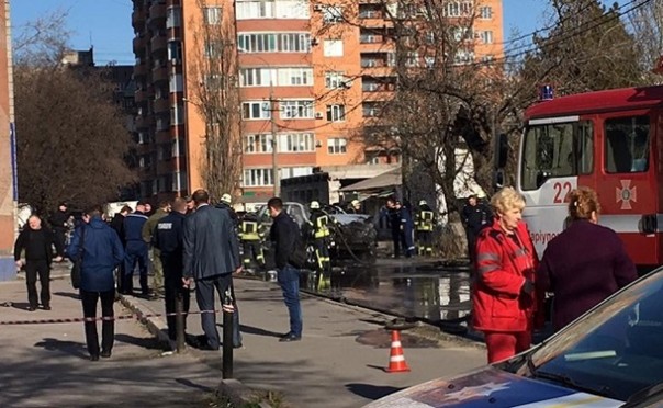 В Мариуполе взорвали полковника СБУ в собственном автомобиле В Мариуполе взорвали полковника СБУ в собственном автомобиле