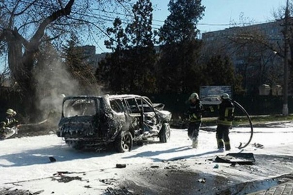 Красные кроссовки кошмарят нацию. Александр Яблоков (Зубченко)