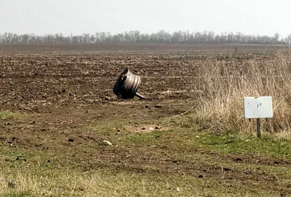 На оккупированной укропами территории в Верхнеторецком Донецкой области трактор взорвался на мине На оккупированной укропами территории в Верхнеторецком Донецкой области трактор взорвался на мине