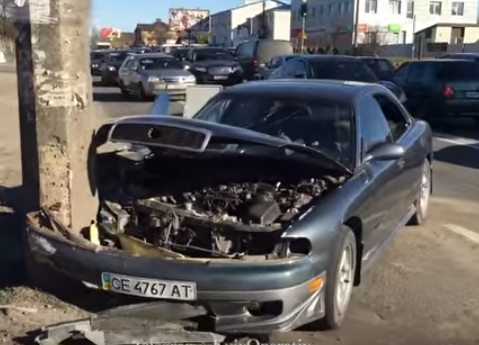 В Киеве пьяный на Мазде обесточил целый квартал