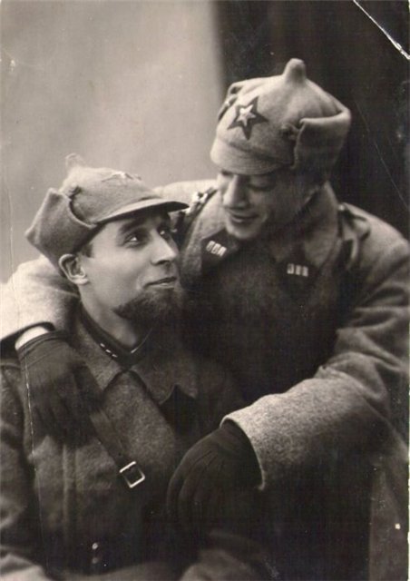 Символ Красной армии. Богатырка, фрунзевка, буденовка Символ Красной армии. Богатырка, фрунзевка, буденовка