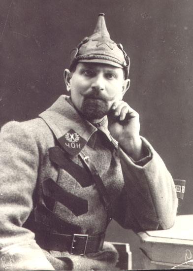 Символ Красной армии. Богатырка, фрунзевка, буденовка Символ Красной армии. Богатырка, фрунзевка, буденовка