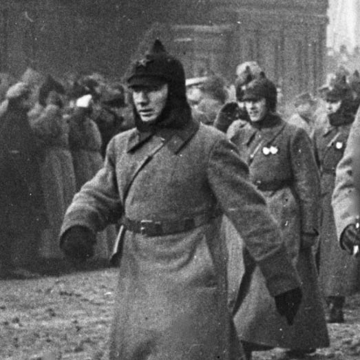 Символ Красной армии. Богатырка, фрунзевка, буденовка Символ Красной армии. Богатырка, фрунзевка, буденовка