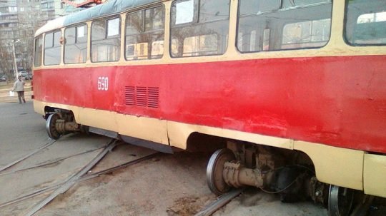 Стабильность! С чем в Харькове проблем нет, так то с поджогами автомобилей. Стабильность! С чем в Харькове проблем нет, так то с поджогами автомобилей.