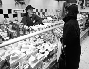 В Киеве предложили заставить официантов и продавцов говорить только по-украински