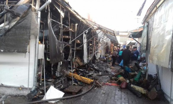 В Виннице произошел пожар на центральном рынке В Виннице произошел пожар на центральном рынке