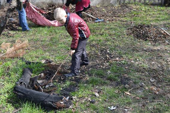 Почти как в детском стишке: в Краматорске семилетний мальчик нашел на школьном дворе 14 гранат