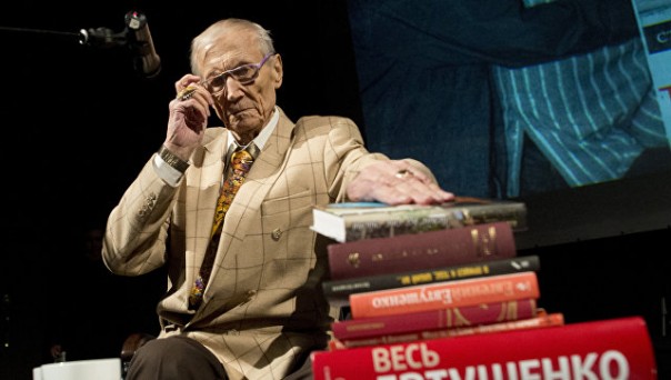 В США скончался поэт Евгений Евтушенко