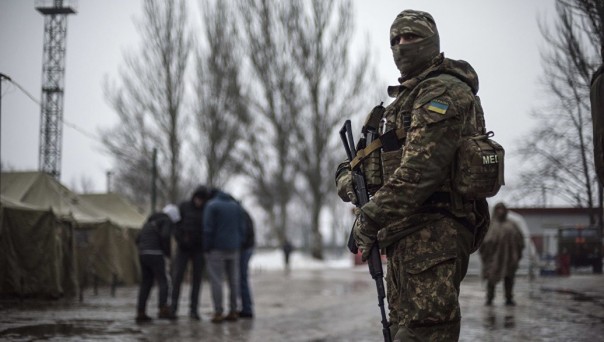 В преддверии большой войны. Порошенко ввёл КТО на Донбассе