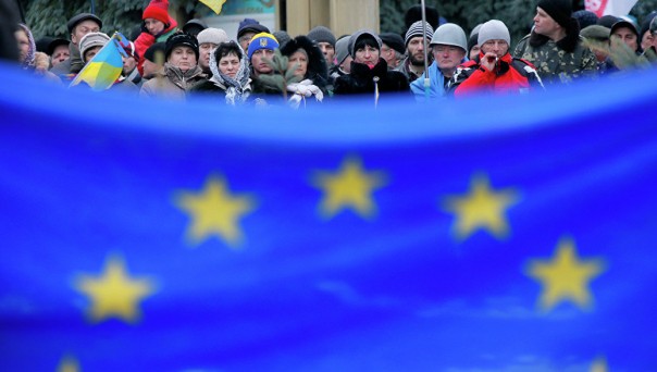 Врагов много не бывает. Теперь и лидер ЕС тормозит безвизовый режим Украины
