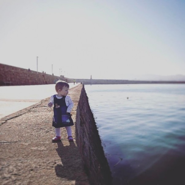 Молодой отец удивил Сеть шокирующими фото дочери Молодой отец удивил Сеть шокирующими фото дочери