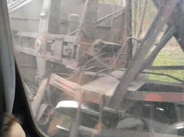 Под Мариуполем сошел с рельсов грузовой поезд