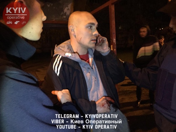 В Киеве устроили кровавую поножовщину в троллейбусе В Киеве устроили кровавую поножовщину в троллейбусе