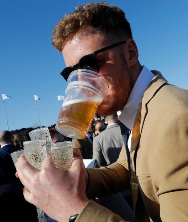 Учитесь, ватники, как отдыхают настоящие бараны и баронесы, сэры и серихи Учитесь, ватники, как отдыхают настоящие бараны и баронесы, сэры и серихи