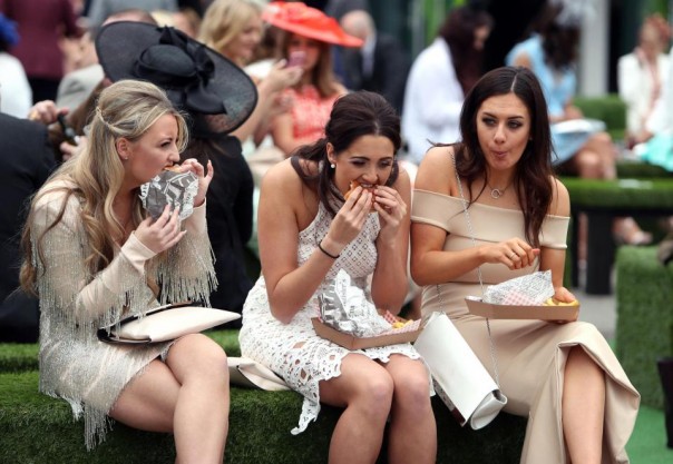 Учитесь, ватники, как отдыхают настоящие бараны и баронесы, сэры и серихи Учитесь, ватники, как отдыхают настоящие бараны и баронесы, сэры и серихи