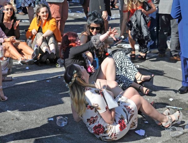 Учитесь, ватники, как отдыхают настоящие бараны и баронесы, сэры и серихи Учитесь, ватники, как отдыхают настоящие бараны и баронесы, сэры и серихи