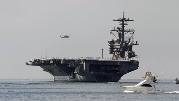 США неожиданно развернули к южнокорейским берегам авианосец "Карл Винсон"