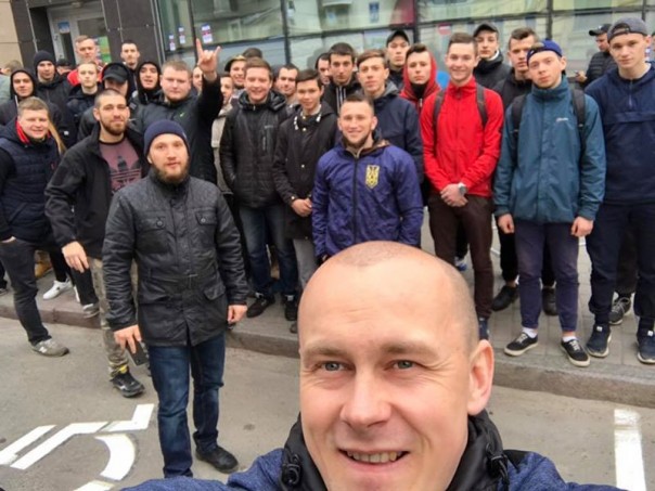 В центре Харькова бандерлоги заблокировали отделение «Сбербанка». Радикалы устроили потасовку с полицией в Харькове В центре Харькова бандерлоги заблокировали отделение «Сбербанка». Радикалы устроили потасовку с полицией в Харькове