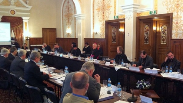 Духовный раскол. На Украине делят церковные земли с кулаками