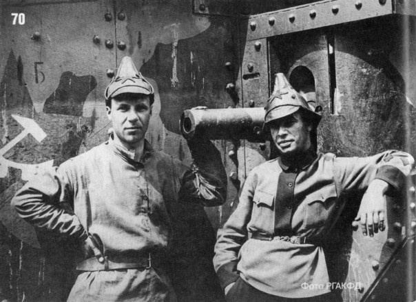 Символ Красной армии. Богатырка, фрунзевка, буденовка Символ Красной армии. Богатырка, фрунзевка, буденовка