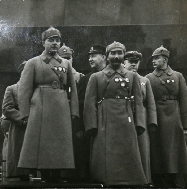 Символ Красной армии. Богатырка, фрунзевка, буденовка Символ Красной армии. Богатырка, фрунзевка, буденовка