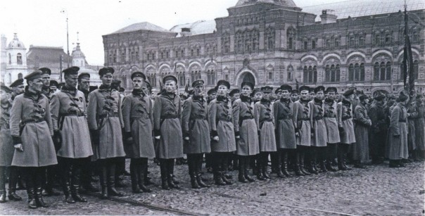 Символ Красной армии. Богатырка, фрунзевка, буденовка Символ Красной армии. Богатырка, фрунзевка, буденовка