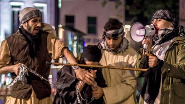 The American Conservative: Спустя шесть лет после западной интервенции на рынках Ливии торгуют рабами The American Conservative: Спустя шесть лет после западной интервенции на рынках Ливии торгуют рабами