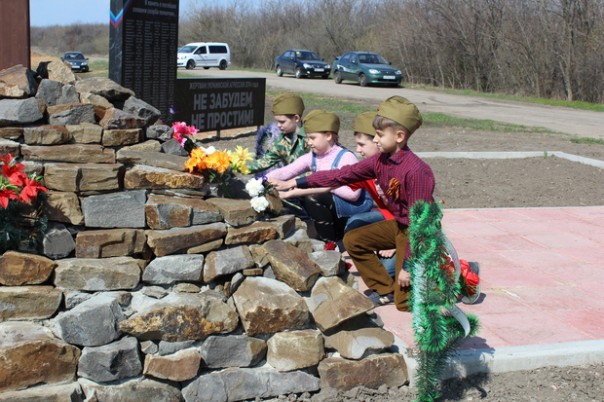 Сводка от НМ ЛНР 14 апреля 2017. Укрофашисты за неделю выпустили по территории Республики 464 боеприпаса Сводка от НМ ЛНР 14 апреля 2017. Укрофашисты за неделю выпустили по территории Республики 464 боеприпаса