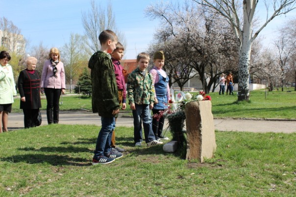 Сводка от НМ ЛНР 14 апреля 2017. Укрофашисты за неделю выпустили по территории Республики 464 боеприпаса Сводка от НМ ЛНР 14 апреля 2017. Укрофашисты за неделю выпустили по территории Республики 464 боеприпаса