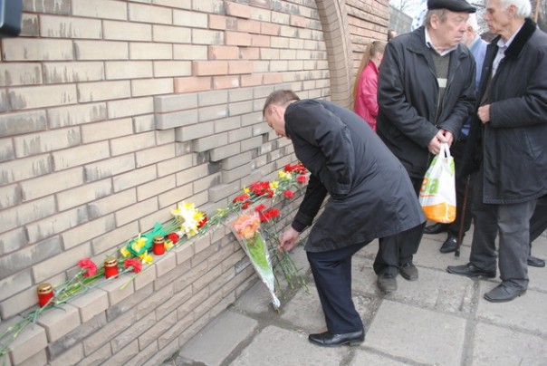 Сводка от НМ ЛНР 14 апреля 2017. Укрофашисты за неделю выпустили по территории Республики 464 боеприпаса Сводка от НМ ЛНР 14 апреля 2017. Укрофашисты за неделю выпустили по территории Республики 464 боеприпаса