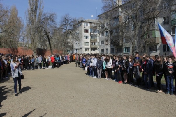 Сводка от НМ ЛНР 15 апреля 2017. Республика готовится к параду 9 мая. Подготовка военнослужащих НМ ЛНР и военной техники