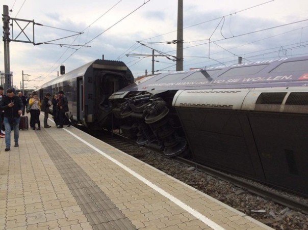 В Вене на станции столкнулись два поезда В Вене на станции столкнулись два поезда