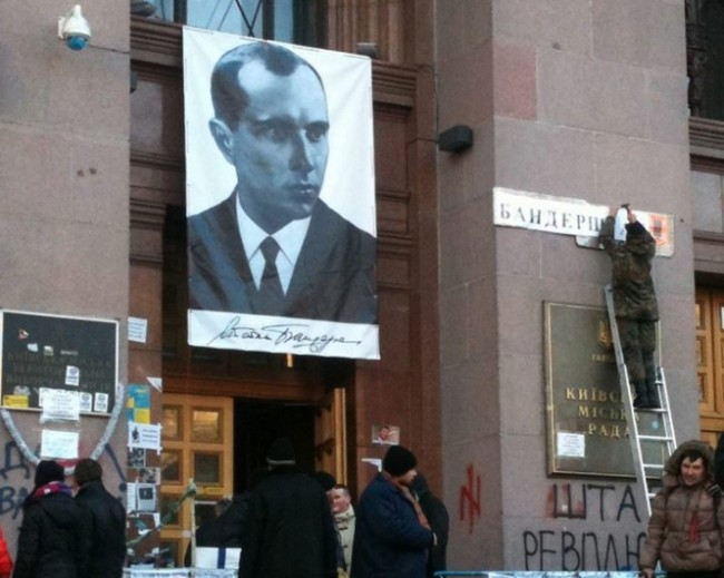 Польша 25 лет вела Украину по флажкам