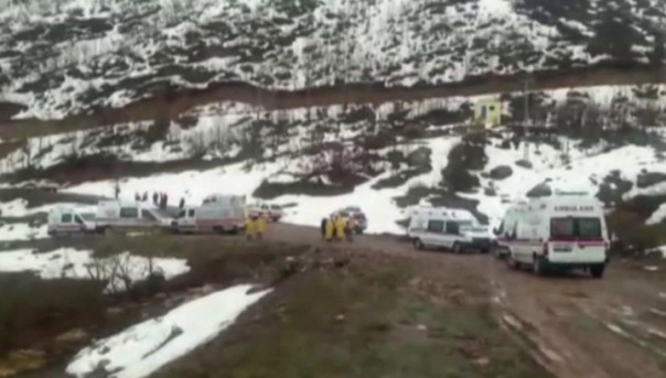 Крушение полицейского вертолета в Турции: 12 человек погибли | В США разбился военный вертолет «Чёрный ястреб» на поле для гольфа