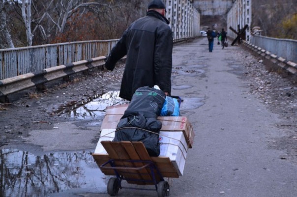 Киев сократит соцвыплаты жителям Донбасса, посещающим ДНР и ЛНР Киев сократит соцвыплаты жителям Донбасса, посещающим ДНР и ЛНР