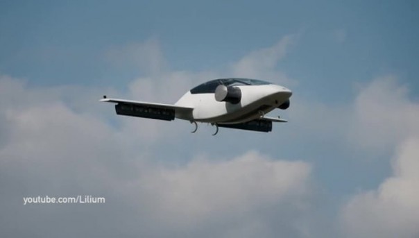 Испытан первый в мире аэромобиль с вертикальным взлетом