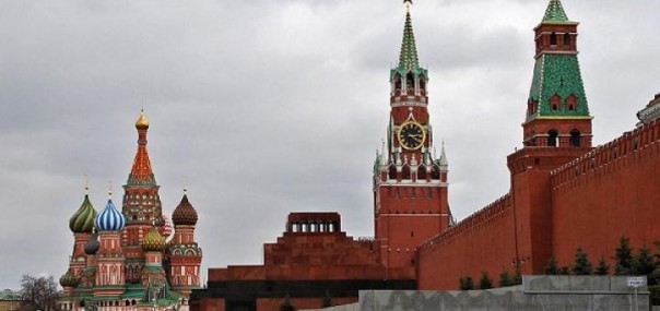 Кто нападает на Ленина в мавзолее