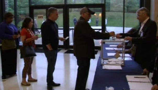 11 кандидатов и одно президентское кресло: во Франции открылись избирательные участки