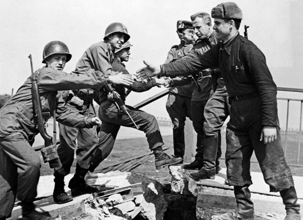 Братья по оружию: 72 года назад состоялась встреча на Эльбе Братья по оружию: 72 года назад состоялась встреча на Эльбе