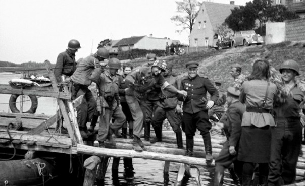 Братья по оружию: 72 года назад состоялась встреча на Эльбе Братья по оружию: 72 года назад состоялась встреча на Эльбе